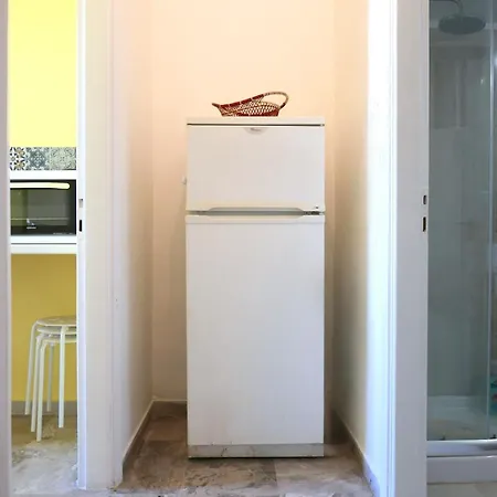 Pinetree House Apartment